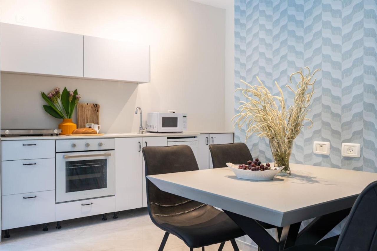 Tranquil Stay Near The Beach By Sea N' Rent Нахария Екстериор снимка